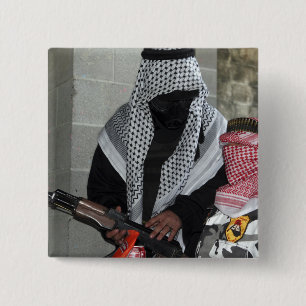 Badge Carré 5 Cm Un agresseur ennemi de rôle-playing arme un