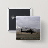 Badge Carré 5 Cm Un Apache AH-64A décolle (Devant & derrière)