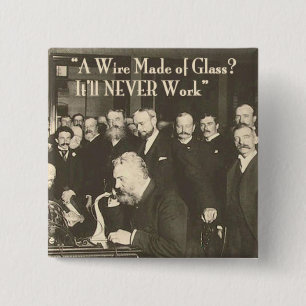 Badge Carré 5 Cm Un fil fait de verre, une technologie humoristique