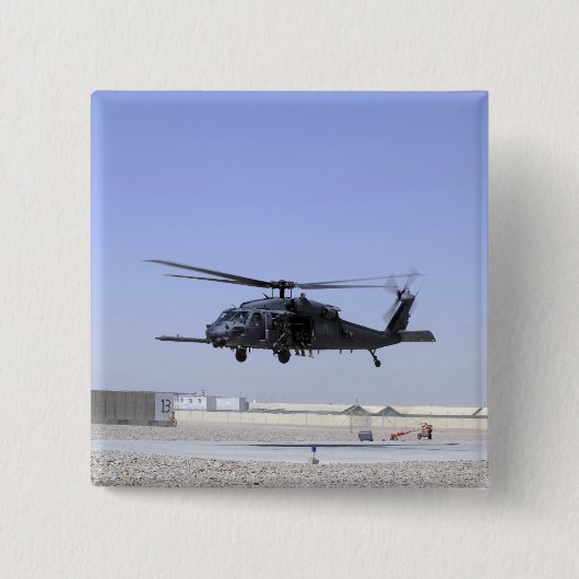 Badge Carré 5 Cm Un HH-60G Pave Hawk décolle du Camp Bastio (Devant)