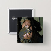 Badge Carré 5 Cm Un Marine charge des balles blanches (Devant & derrière)