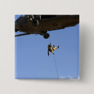 Badge Carré 5 Cm Un pararescueman rappels d'un HH-60
