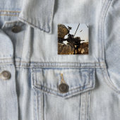 Badge Carré 5 Cm un soldat engage des forces ennemies (En situation)