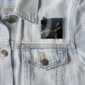 Badge Carré 5 Cm Un soldat surveille la performance (En situation)