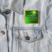 Badge Carré 5 Cm Un vieux Shamrock irlandais qui bénit (En situation)