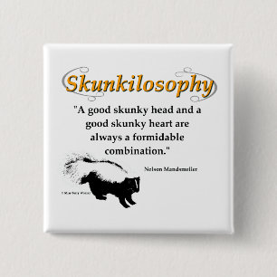 Badge Carré 5 Cm Une bonne tête de skunky et un bon coeur de skunky