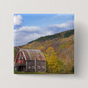 Badge Carré 5 Cm Une grange dans les montagnes vertes du Vermont. H
