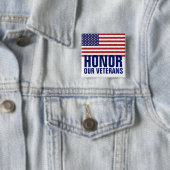 Badge Carré 5 Cm Veterans Day Button - USA Flag (En situation)