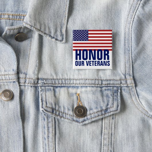 Badge Carré 5 Cm Veterans Day Button - USA Flag (En situation)