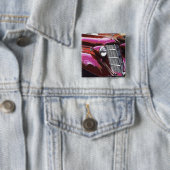 Badge Carré 5 Cm Voiture classique : Auburn (En situation)