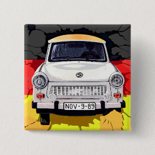 Badge Carré 5 Cm Voiture de Trabant et drapeau allemand, mur de
