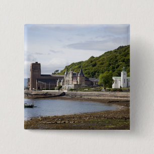 Badge Carré 5 Cm Vue côtière avec bâtiments historiques, Oban,