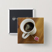 Badge Carré 5 Cm Vue courbe d'une tasse de thé (Devant & derrière)