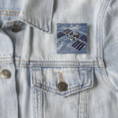Badge Carré 5 Cm Vue générée par ordinateur 2 (En situation)