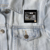 Badge Carré 5 Cm whassup, George ? (En situation)