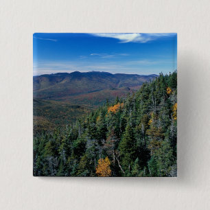 Badge Carré 5 Cm White Mountain N.F., NH. La vue de près