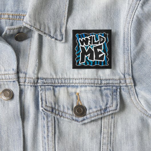 Badge Carré 5 Cm Wild Me Zebra Noir et Bleu (En situation)