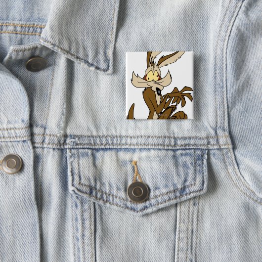 Badge Carré 5 Cm Wile E. Coyote (En situation)