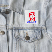 Badge Carré 5 Cm Yo Bama 08' (En situation)