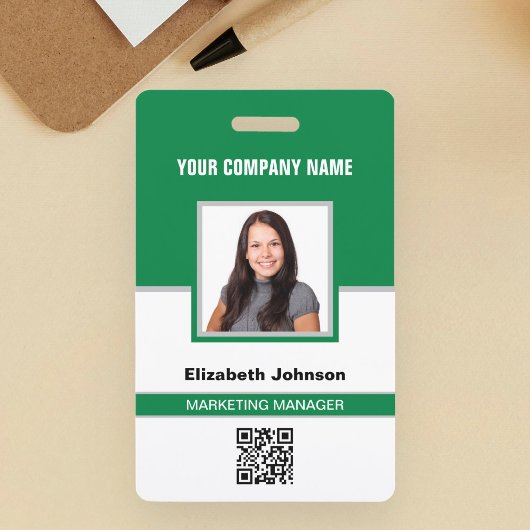 Badge Carte d'identité de l'employé avec nom, photo, log