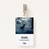 Badge Cerf avec Antlers dans une forêt ombragée (Devant avec clip)