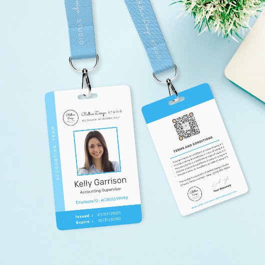 Badge Code QR de l'employé moderne de l'entreprise perso
