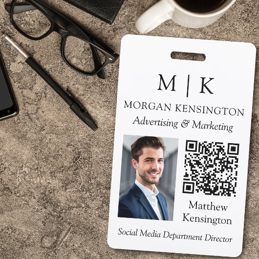 Badge Code QR de l'entreprise avec monogramme ou ajout d