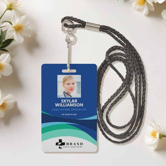 Badge Conception de carte d'identité médicale avec logo 