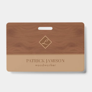 Badge Conception en bois marron et beige