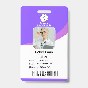 Badge Conception moderne avec intégration du code-barres