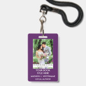 Badge Couverture de livre d'écrivain auteur - Violet ou (Avant avec lanière)