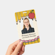 Crayons jaunes pomme rouge ID enseignant de l'écol