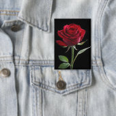 Badge Crimson sur Ebène : La Rose Rouge Unique, (Insitu)