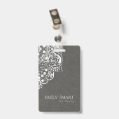 Badge Damas gris floraux dentelle blanche (Arrière avec clip)
