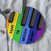 Badge d'anniversaire personnalisé - Piano d'annive (En situation)