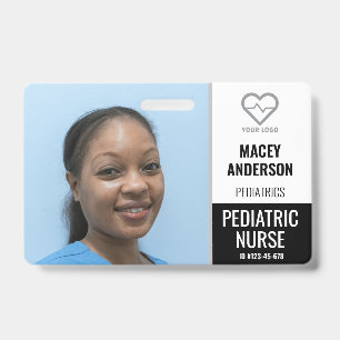 Badge de grande photo d'employé d'hôpital avec cod