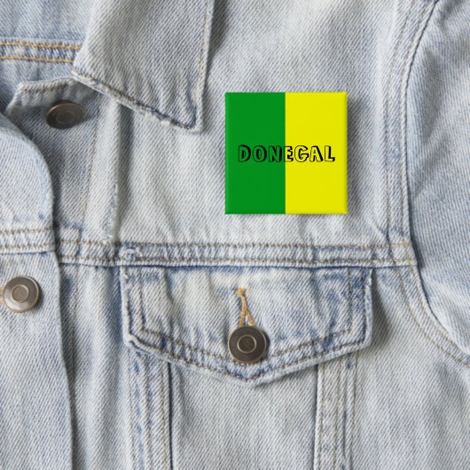 Badge d'épingle du Drapeau Donegal (En situation)