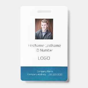 Badge d'ID employé bleu avec code barre