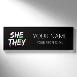 Badge D'identification Cyber Glitch Elle Prononounes