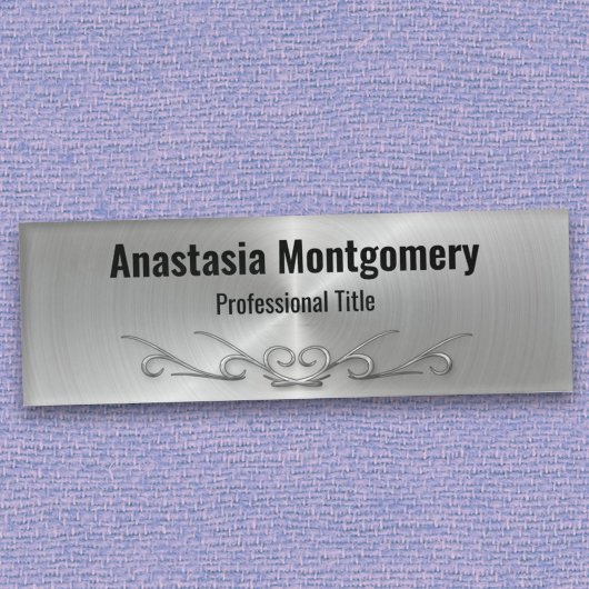 Badge D'identification Elégant Faux Argent Métallic Scroll Art Black Text