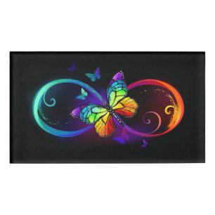 Badge D'identification Infini vibrant avec papillon arc-en-ciel sur noir