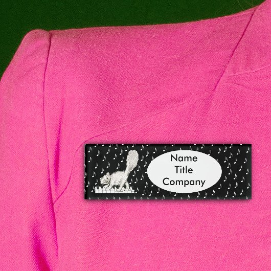 Badge D'identification Joli Chat Blanc Clignant de l'Œil en Train de Dans