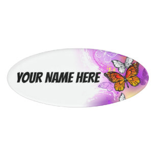 Badge D'identification Papillons Monarque sur Arrière - plan pourpre