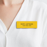 Badge D'identification Simple Jaune Minimaliste Moderne Titre Personnalis<br><div class="desc">Vous recherchez un nom magnétique professionnel et attrayant et une étiquette de titre? Ne cherchez pas plus loin que notre étiquette de nom jaune personnalisée avec du texte noir. Avec son design épuré et simple, ce tag est parfait pour ceux qui veulent faire une déclaration sans passer par-dessus bord. Construite...</div>