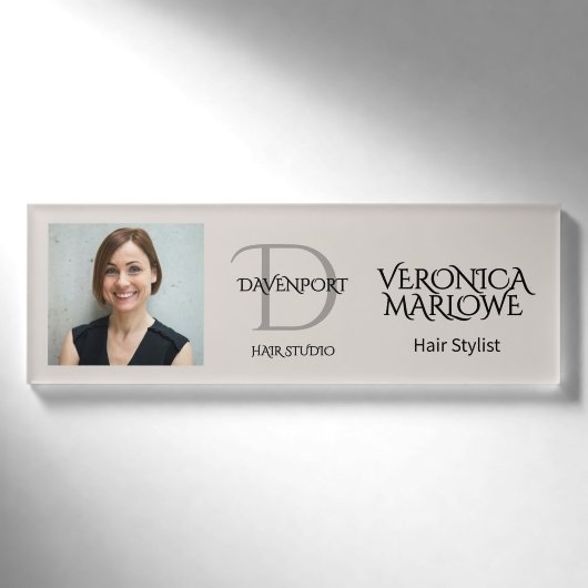 Badge D'identification Studio de coiffure moderne Photo Monogramme (Devant)