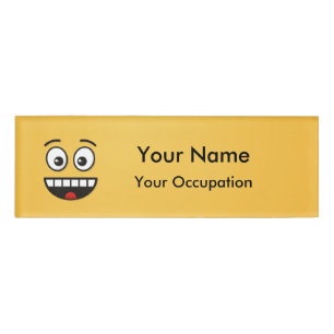 Badge D'identification Visage souriant avec bouche ouverte