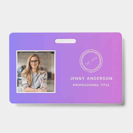 Badge d'identité d'employé avec photo, code-barres (Avant)