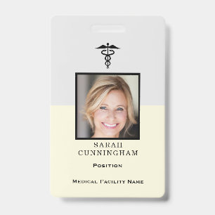 Badge d'identité médicale simple jaune et gris ave