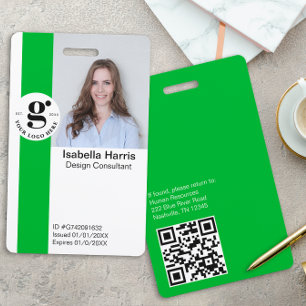 Badge d'identité vert de l'employé avec photo et c