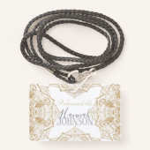 Badge Elégant Mandala Blanc & Or Dessiné À La Main (Devant avec lanière)